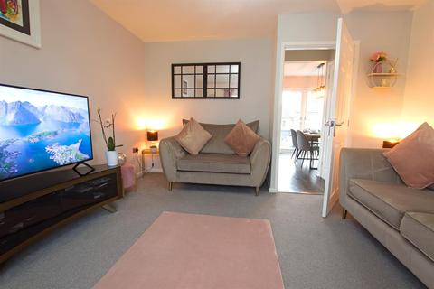 27 Gifford Way, Darwen, BB3 3BF