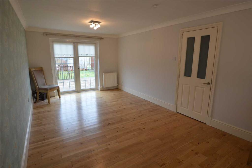 Living Room / Dining