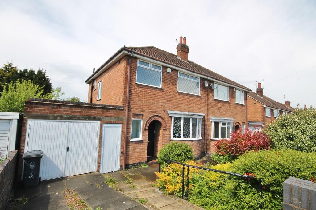Heacham Drive, Leicester 3 bed semidetached house £895 pcm (£207 pw)