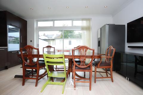 22 Penderel Road, Hounslow, TW3 3QR