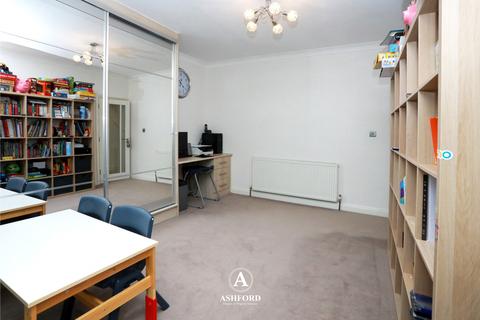 22 Penderel Road, Hounslow, TW3 3QR