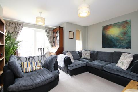 7 Larch Close, Nuneaton, CV10 9FE