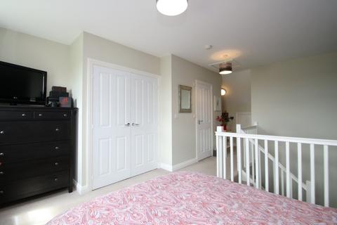 7 Larch Close, Nuneaton, CV10 9FE