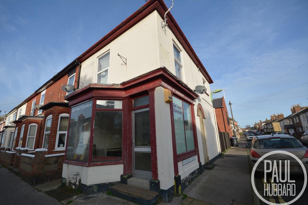 Norwich Road, Lowestoft, Suffolk 1 bed flat £40,000