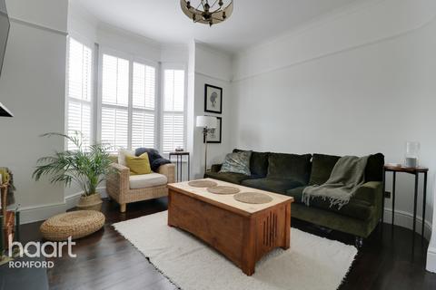 94 Como Street, Romford, RM7 7DT