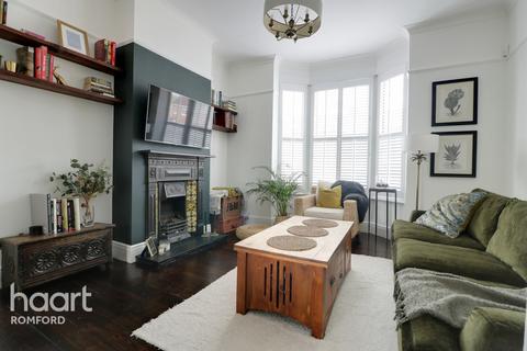 94 Como Street, Romford, RM7 7DT