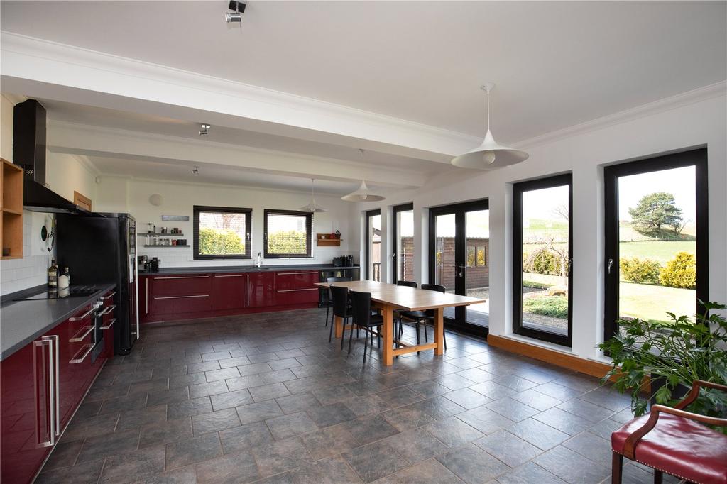 Kitchen / Dining