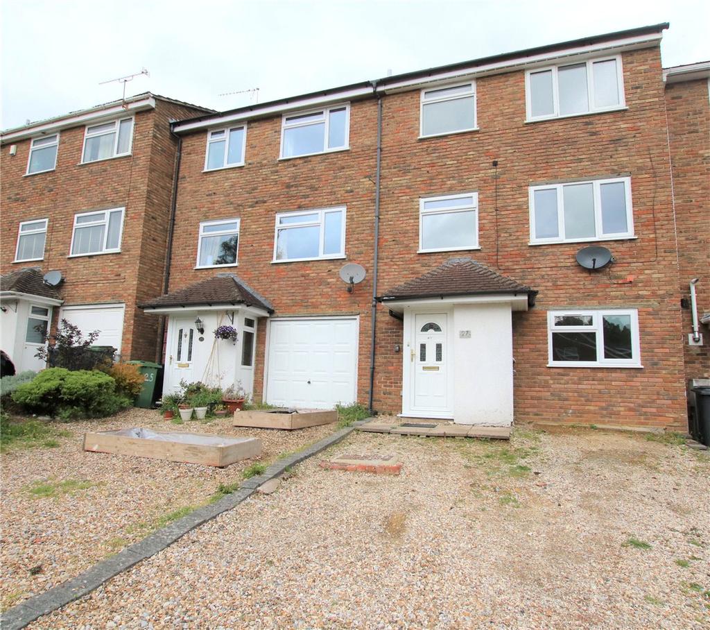Pine Ridge Road, Burghfield Common, Reading, RG7 4 bed townhouse £