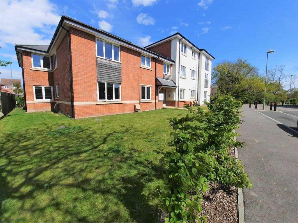 Firecracker Drive, Locks Heath 1 bed ground floor flat £169,995