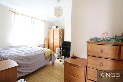 4 bedroom semi-detached house to rent, Blenheim Gardens, Southampton
