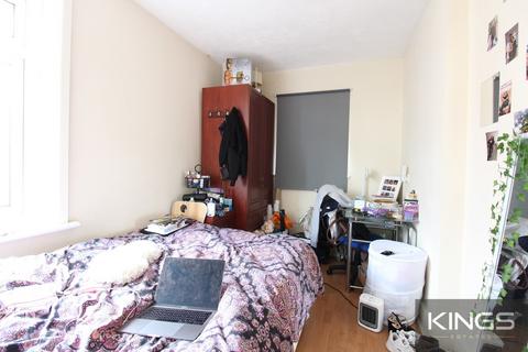 4 bedroom semi-detached house to rent, Blenheim Gardens, Southampton