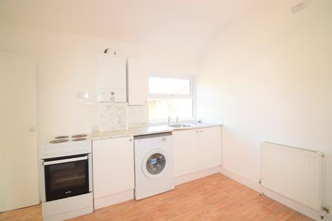 76 Myrtledene Road, London, SE2 0EU