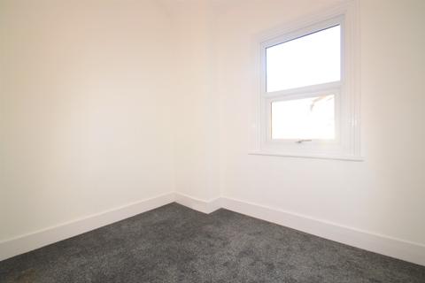76 Myrtledene Road, London, SE2 0EU