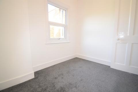 76 Myrtledene Road, London, SE2 0EU