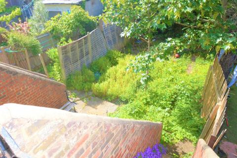 76 Myrtledene Road, London, SE2 0EU