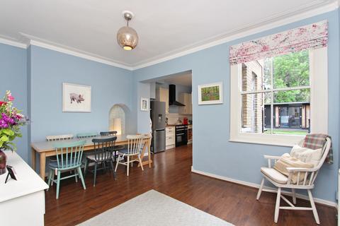36 Belgrade Road, Hampton, TW12 2AZ