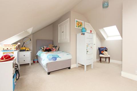 36 Belgrade Road, Hampton, TW12 2AZ