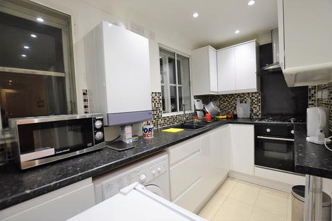 30 David Close, Harlington, Hayes, UB3 5AE