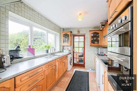 28 Pettits Close, Romford, RM1 4EB