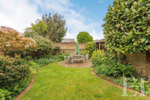 69 Avenue Road, St Neots, PE19 1LH
