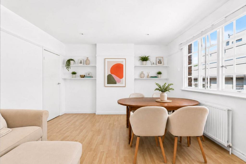 Apartment in London - View 2