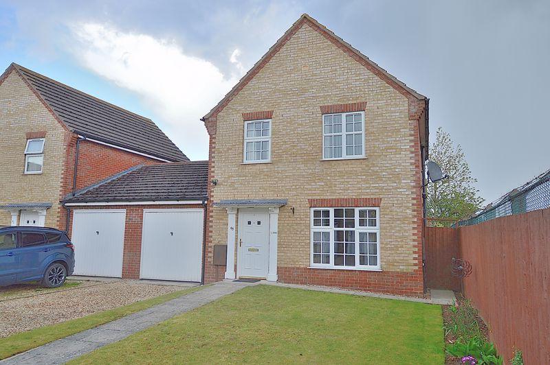 63 Curtis Drive, Coningsby 3 bed link detached house £195,000