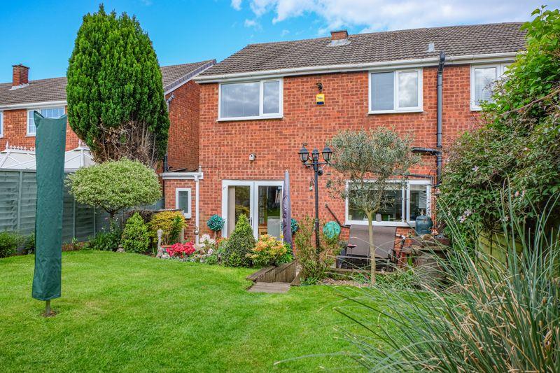 Lilac Avenue, Streetly, Sutton... 3 bed semidetached house £335,000