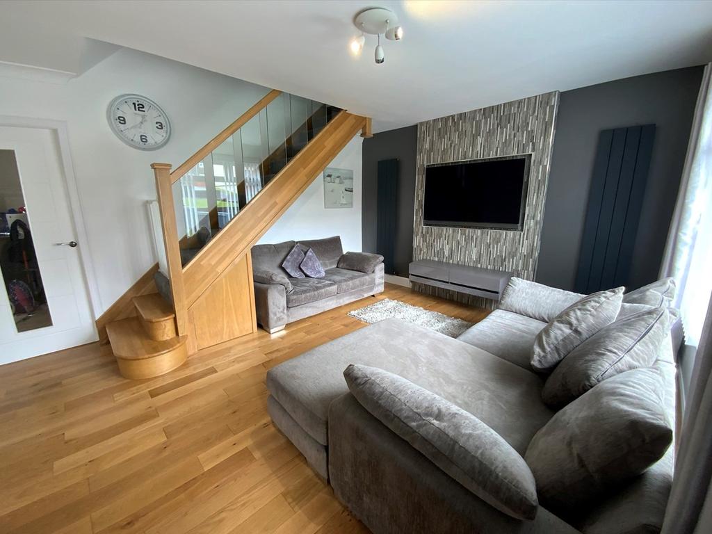 Craigmount, Kirkcaldy, KY2 2 bed terraced house £105,000