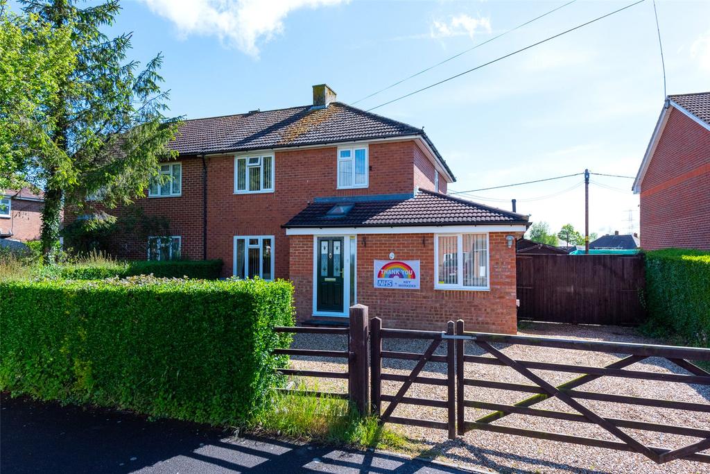 Moat Close, Bramley, Tadley, Hampshire, RG26 4 bed semidetached house