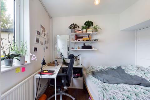 13 Abersham Road, London, E8 2LN