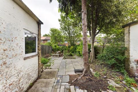 13 Abersham Road, London, E8 2LN
