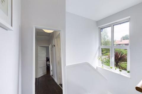 13 Abersham Road, London, E8 2LN