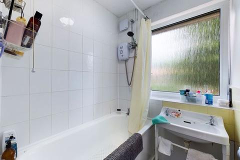 13 Abersham Road, London, E8 2LN