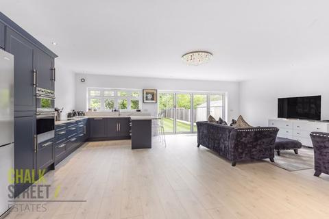 176 Carlton Road, Gidea Park, Romford, RM2 5BE
