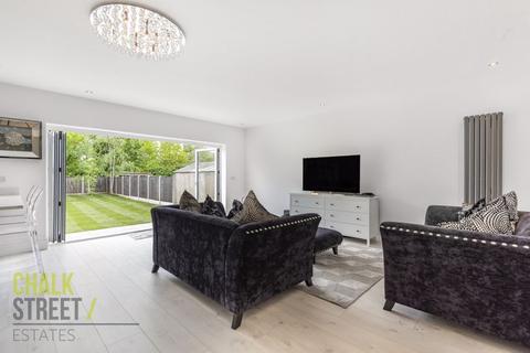 176 Carlton Road, Gidea Park, Romford, RM2 5BE