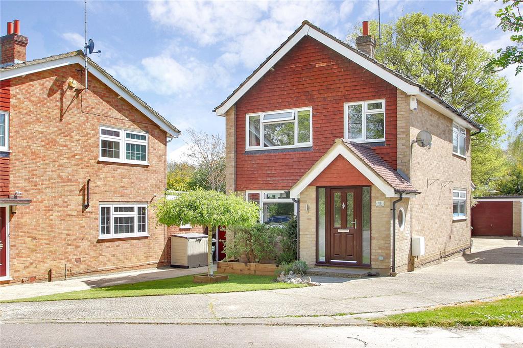 Yew Tree Close, New Barn, Longfield... 3 bed detached house £550,000