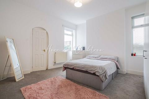 Flat 1, 63 Romilly Road, Cardiff, CF5 1FL