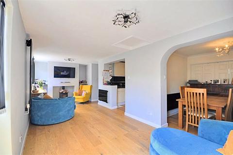 9 Bramhope Close, Worcester, WR4 0BG
