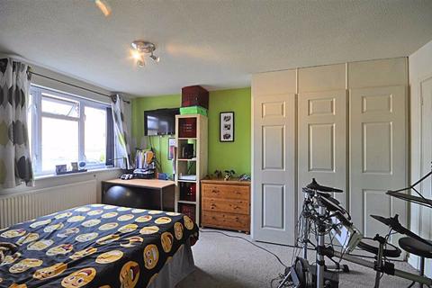 9 Bramhope Close, Worcester, WR4 0BG