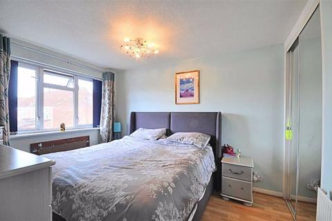 9 Bramhope Close, Worcester, WR4 0BG