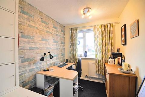 9 Bramhope Close, Worcester, WR4 0BG