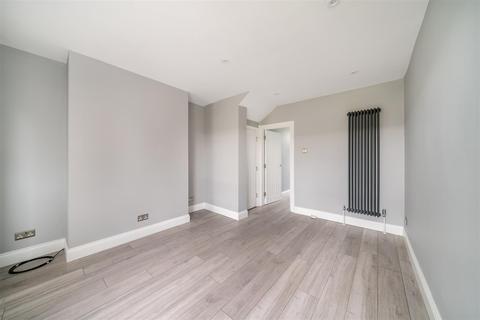 210a Wellmeadow Road, Catford, London, SE6 1HS