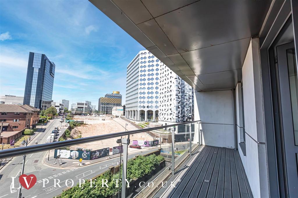 Centenary Plaza, Birmingham City Centre 1 bed apartment £925 pcm (£213 pw)