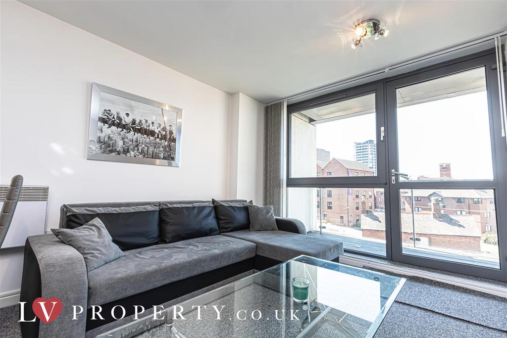 Centenary Plaza, Birmingham City Centre 1 bed apartment £925 pcm (£213 pw)
