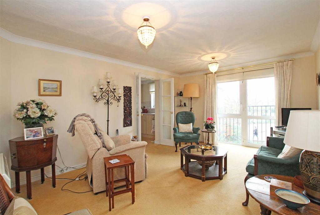 Byron Court, Chichester 2 bed retirement property for sale £240,000
