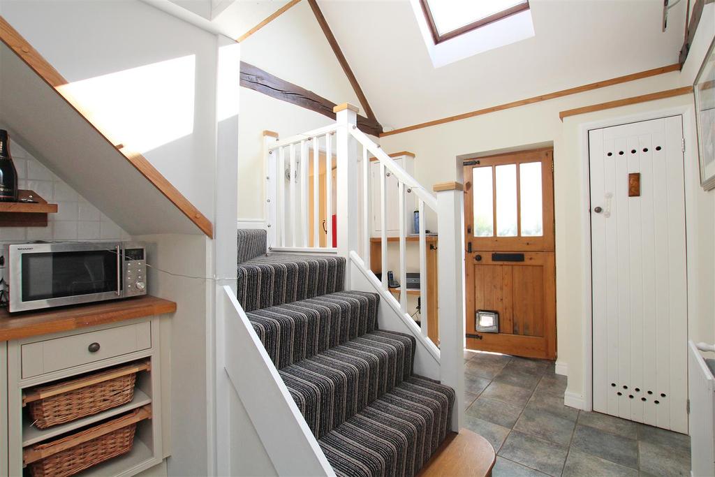 Saxon Meadow, Tangmere 3 bed terraced house £299,950