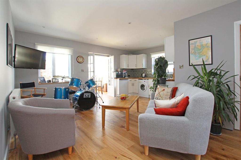 Cedar Drive, Chichester 3 bed bungalow £485,000