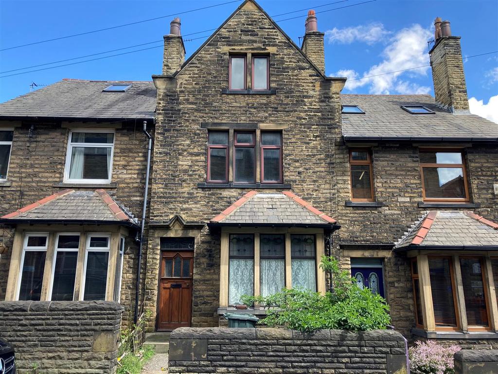 South Parade, Cleckheaton, BD19 3 bed terraced house £95,000