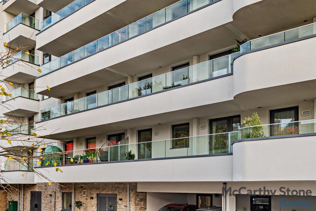 8671039-exterior07-800.jpg