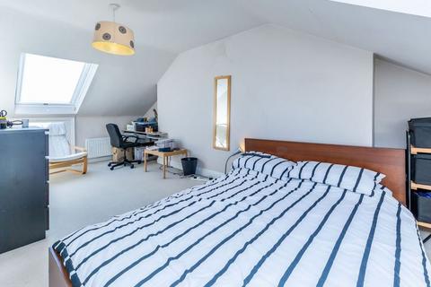 2 bedroom flat to rent, N8